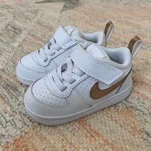 White and gold Nike 4C Shoes NWT